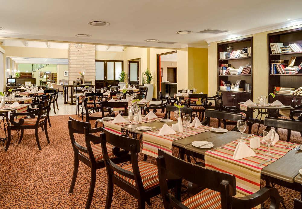 Protea Hotel By Marriott Bloemfontein Extérieur photo