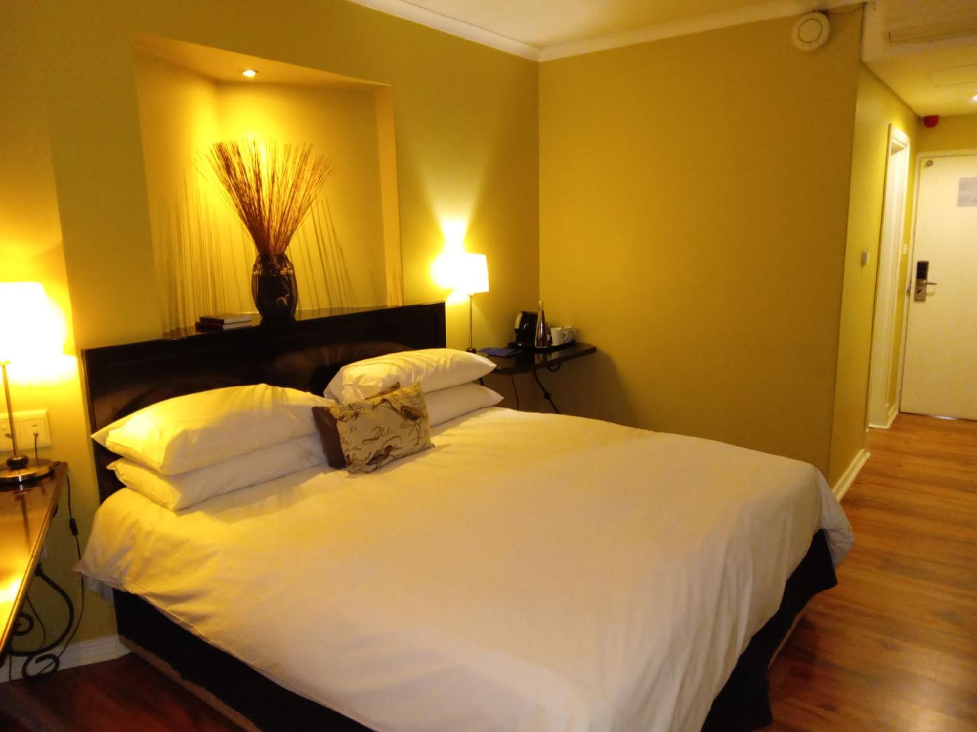 Protea Hotel By Marriott Bloemfontein Extérieur photo