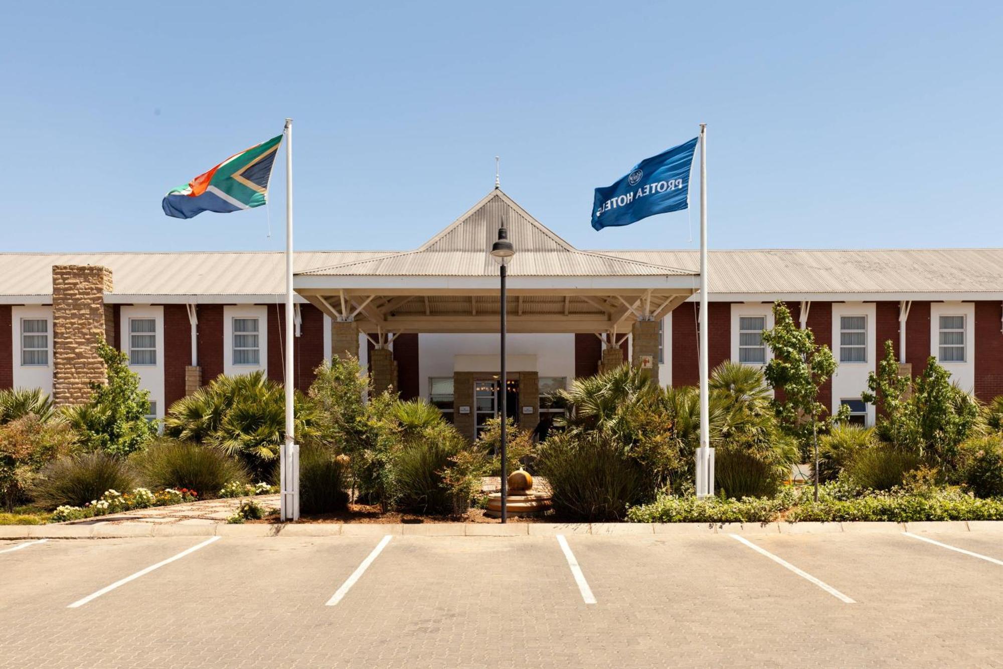 Protea Hotel By Marriott Bloemfontein Extérieur photo