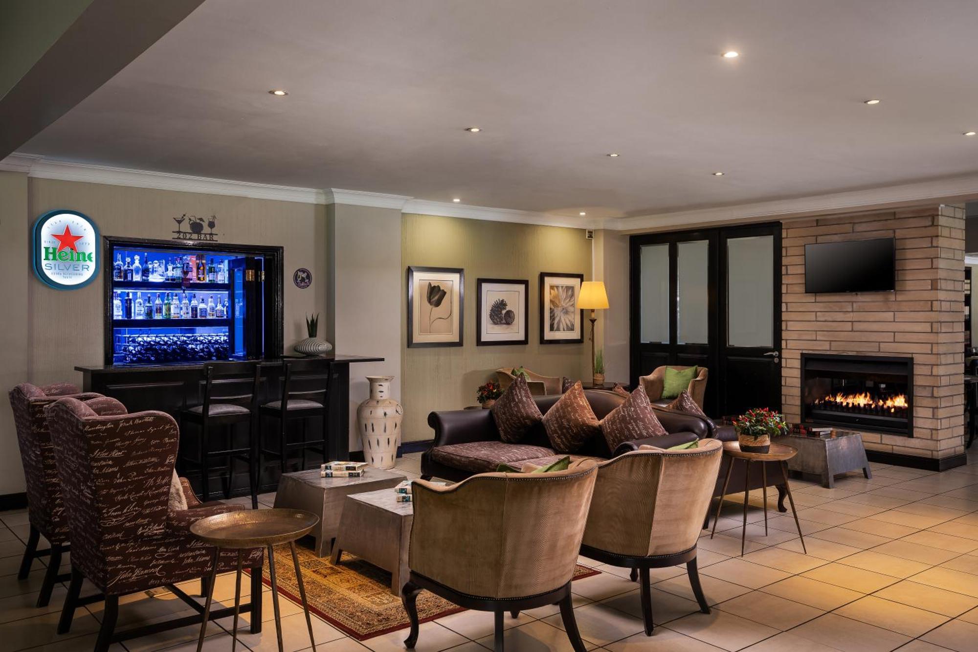 Protea Hotel By Marriott Bloemfontein Extérieur photo